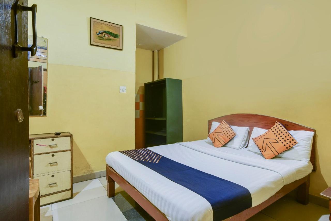 Spot On 74228 Galaxy Comforts Hotel Narasimharaja Puram Exterior photo