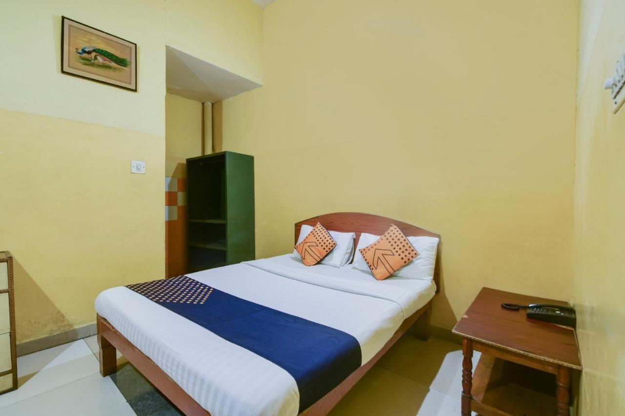 Spot On 74228 Galaxy Comforts Hotel Narasimharaja Puram Exterior photo